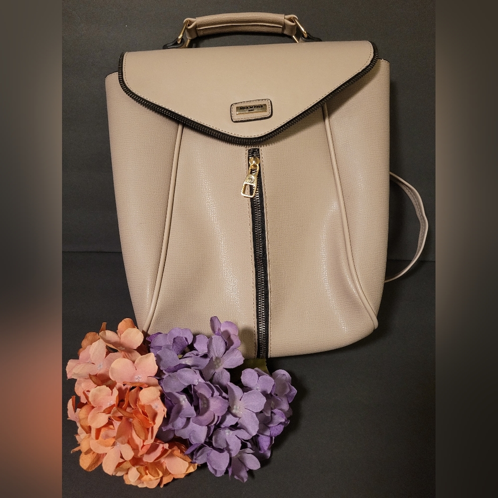 Women backpack color sand with gold zipper